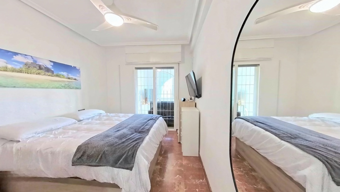 Beachfront flat in Elche — Bathroom