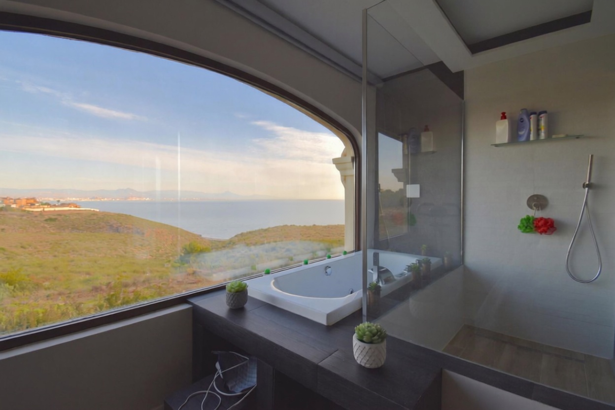 Chalet com acesso direto à praia em Alicante — Casa banho