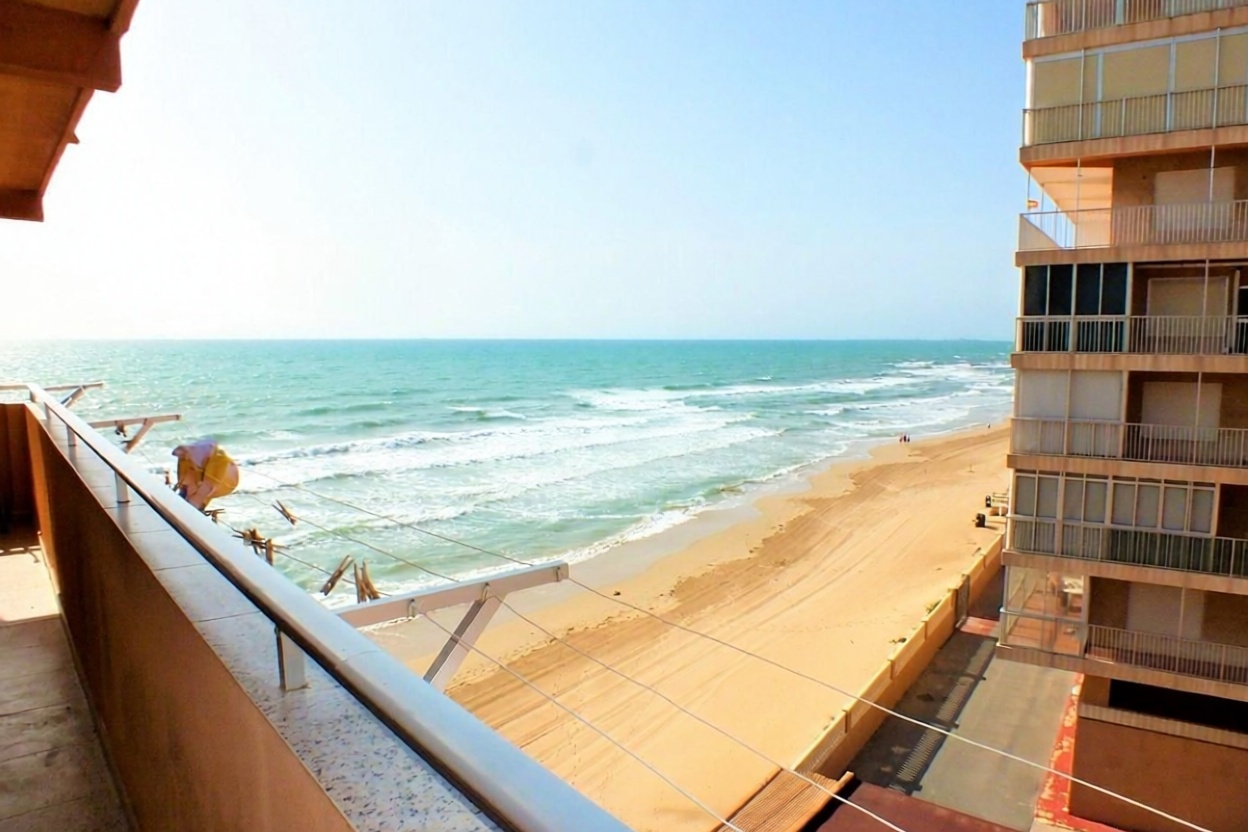Penthouse in erste Meereslinie in Elche