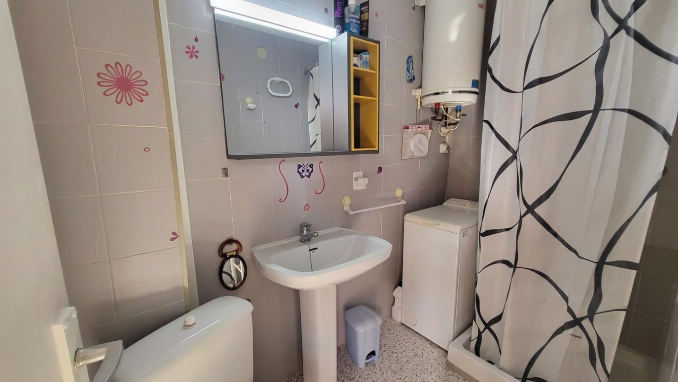 Ático en primera línea de mar en Elche — Baño