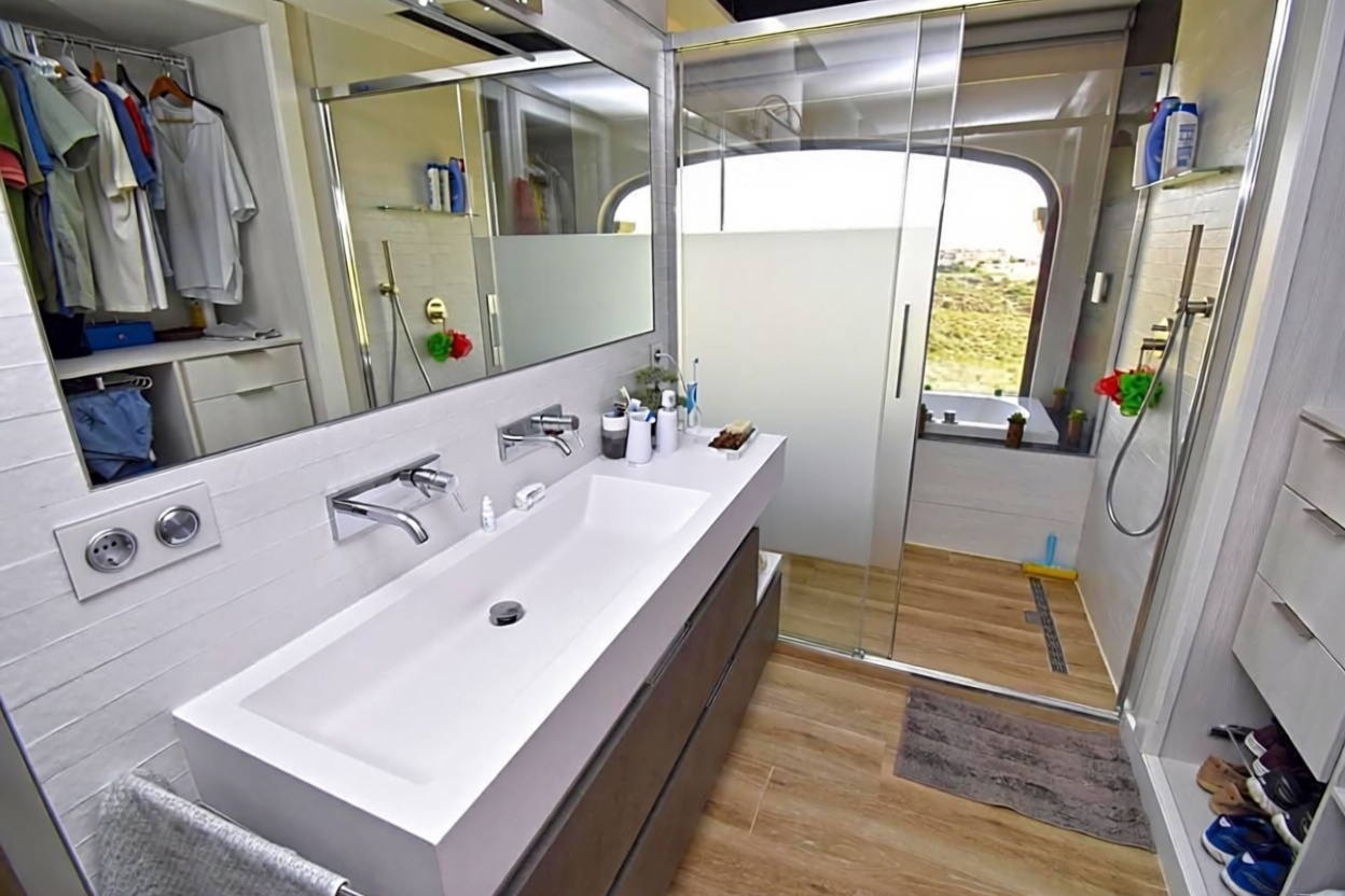 Chalet con acceso directo a playa en Orio — Baño