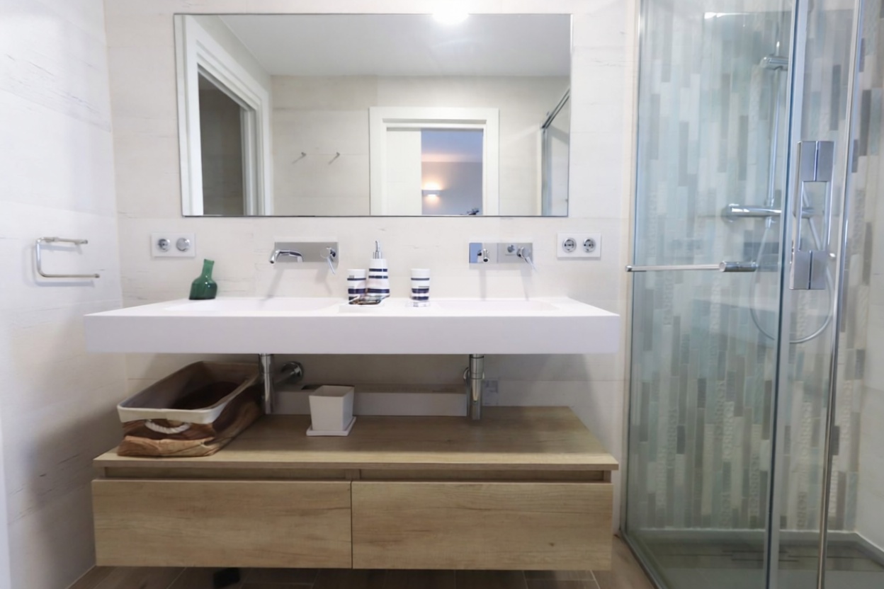Chalet con acceso directo a playa en Orio — Baño