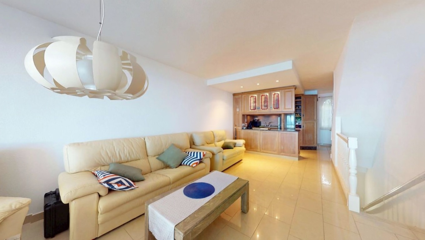 Chalet con acceso directo a playa en Orio — Salón