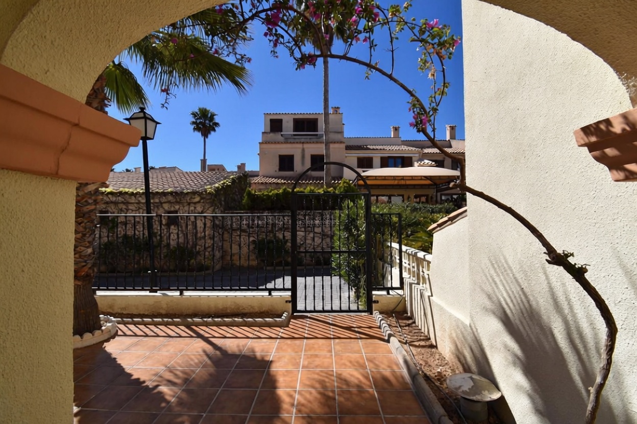 Duplex em primeira linha de praia em Alicante — Vista mar