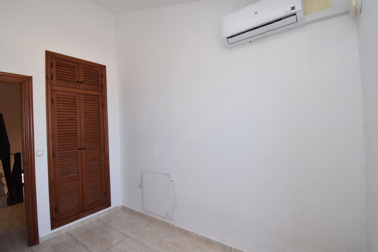 Duplex em primeira linha de praia em Alicante — Casa banho