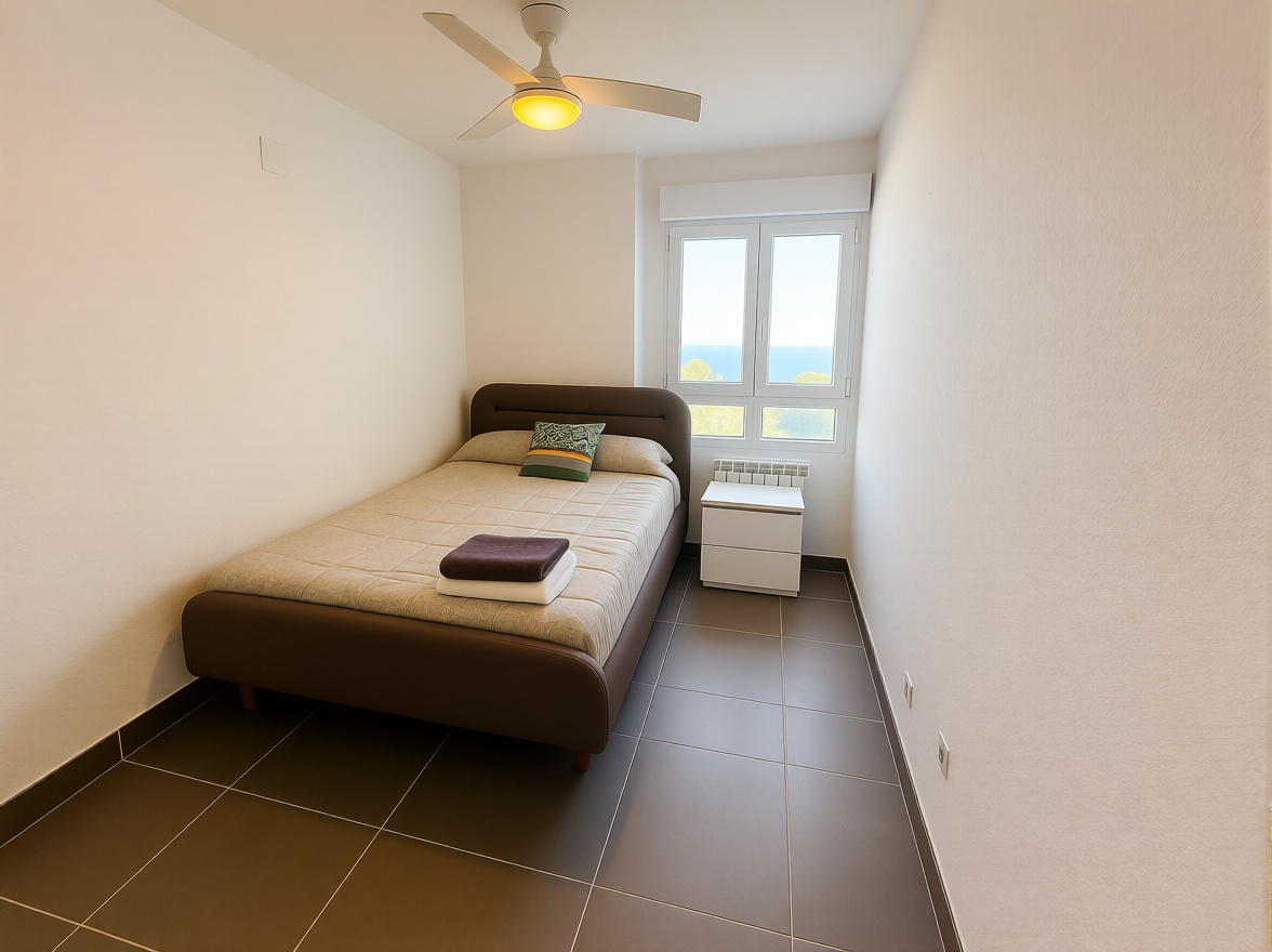 Apartamento em primeira linha de praia em Alicante — Quarto