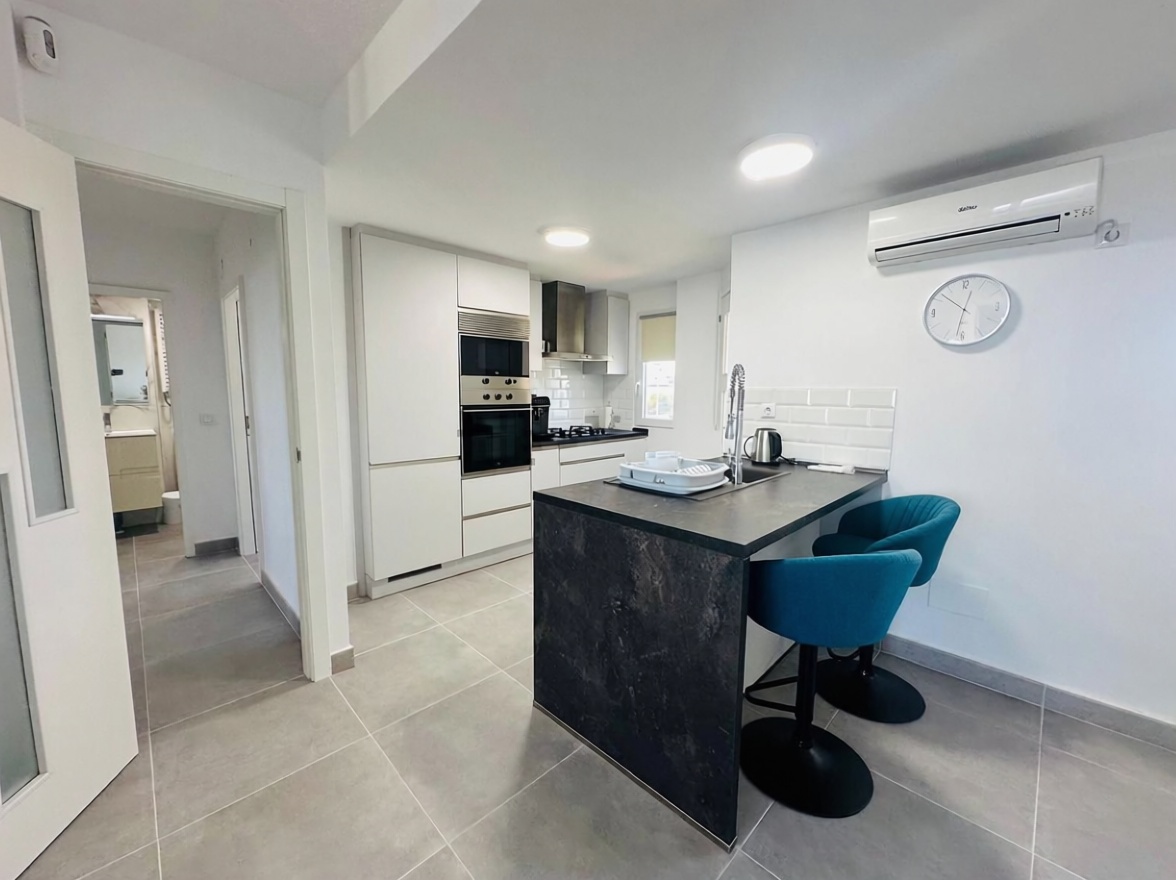 Apartamento em primeira linha de praia em Alicante — Cozinha
