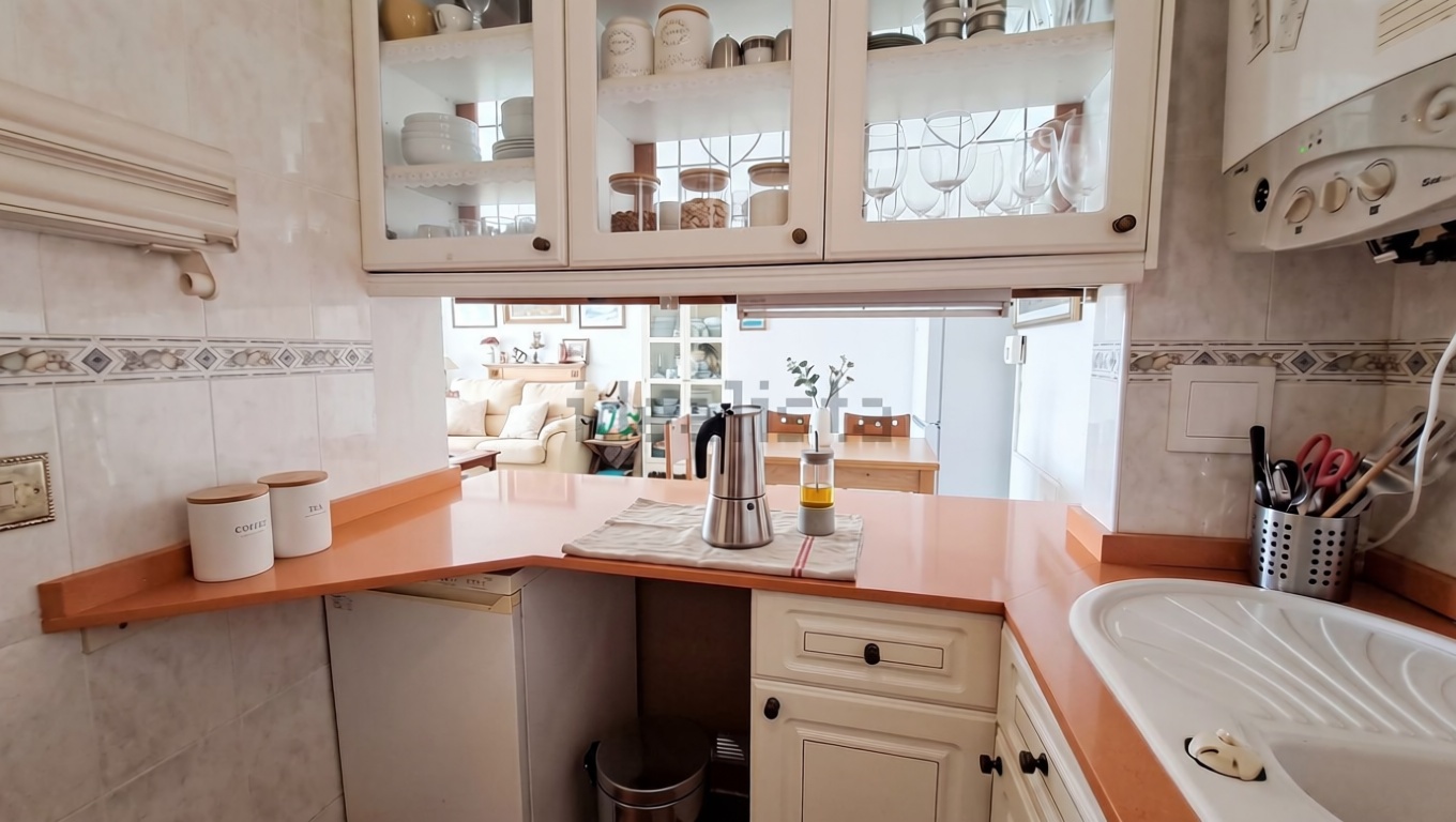 Appartement en première ligne de plage à Almonte — Cuisine