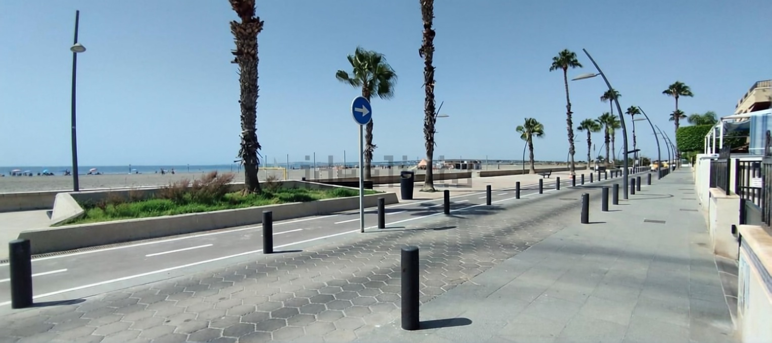 Chalet mit direkter Strandzugang in Santa Pola — Meerblick