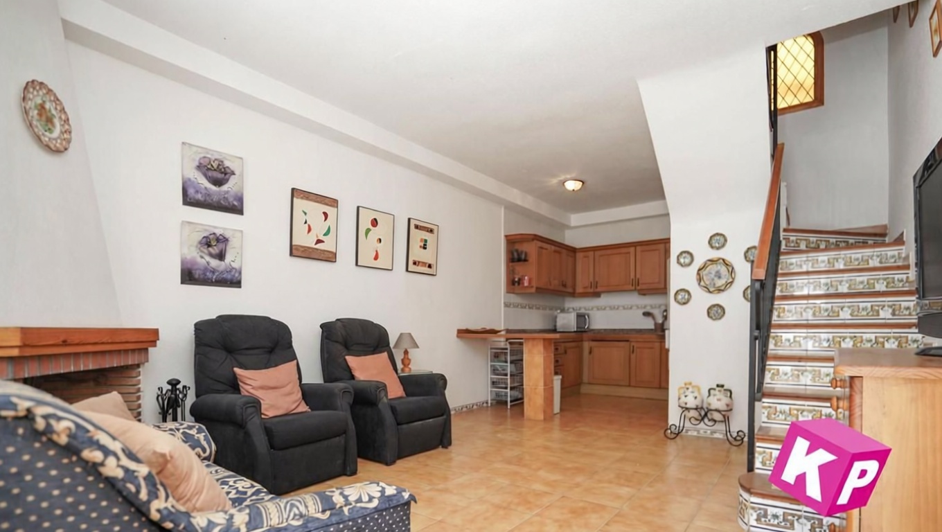Chalet with direct beach access in Santa Pola — Living room