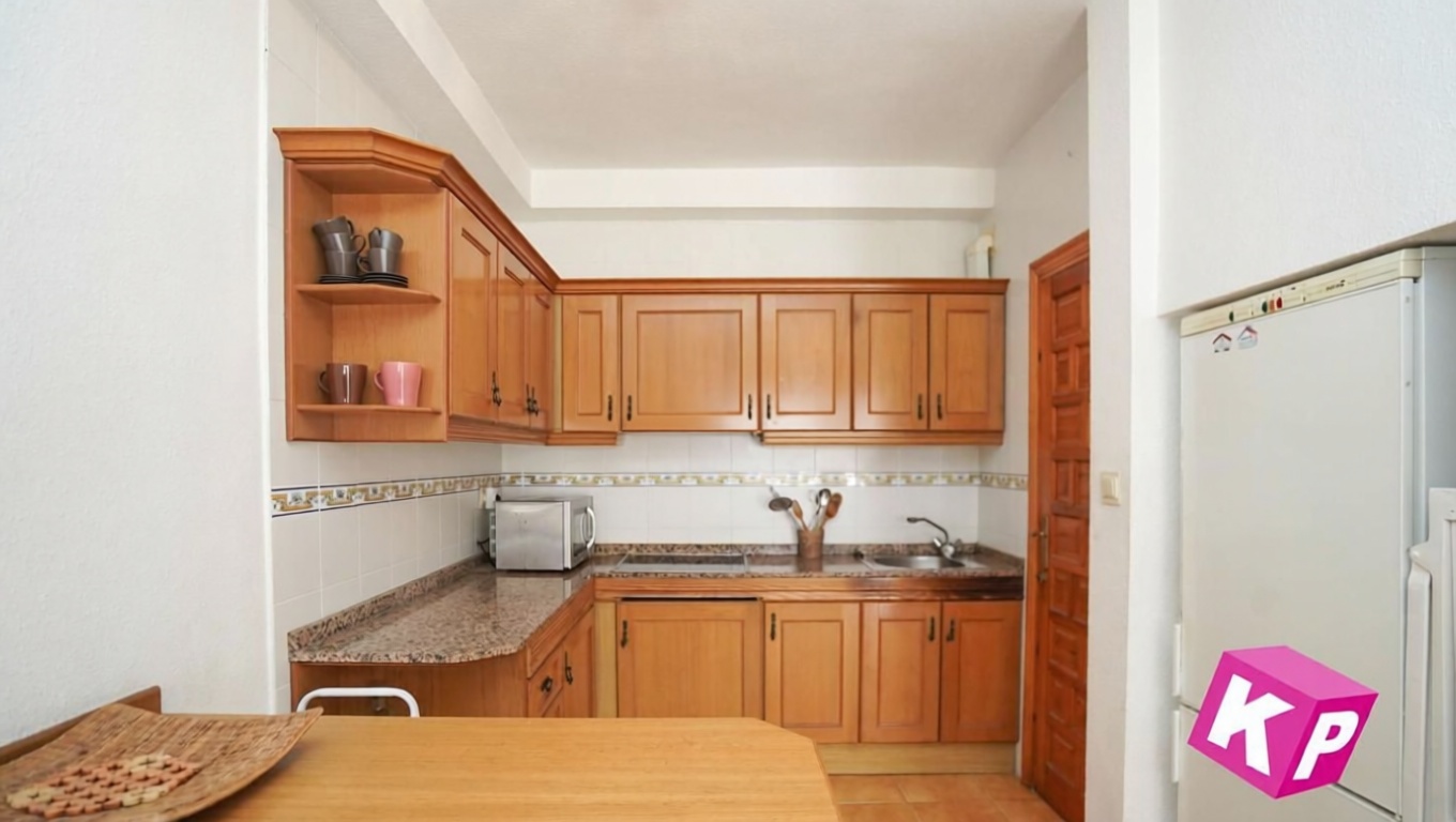 Chalet with direct beach access in Santa Pola — Kitchen