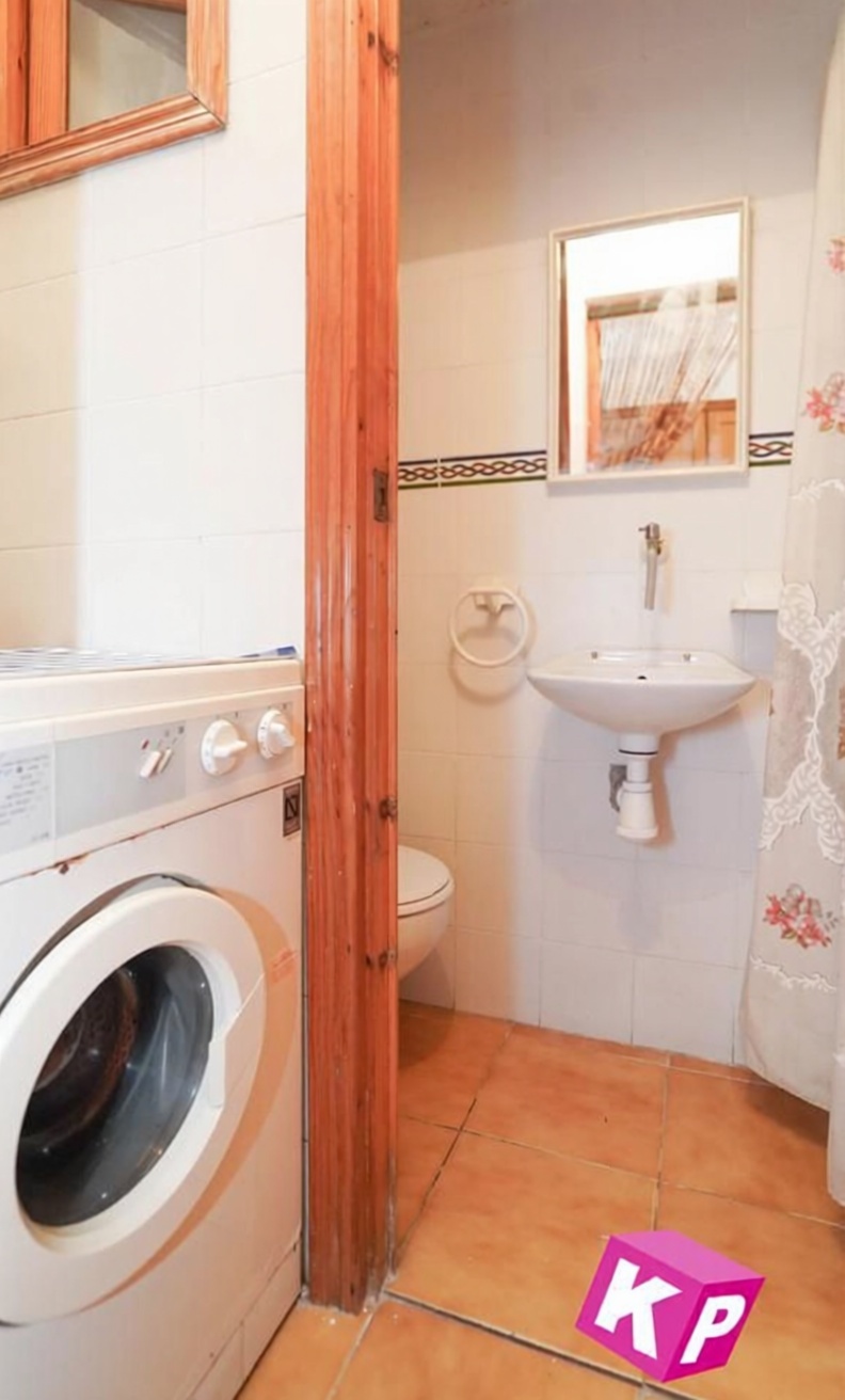 Chalet with direct beach access in Santa Pola — Bathroom