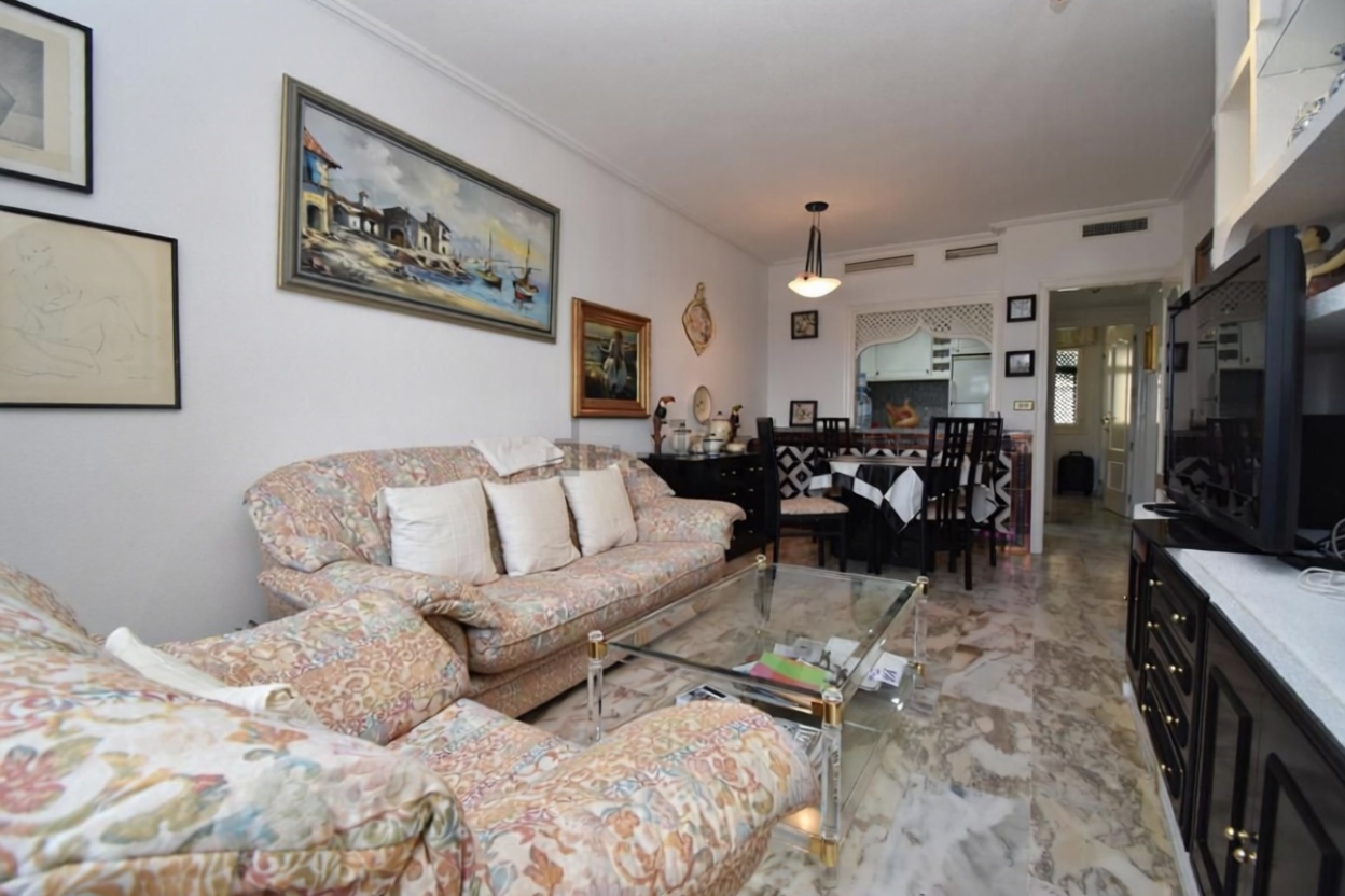 Wohnung in erste Strandlinie in Santa Pola — Wohnzimmer