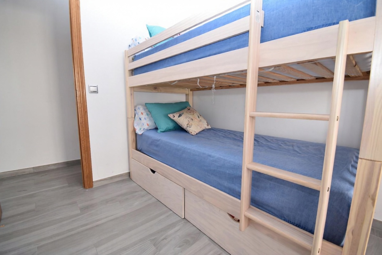 Beachfront flat in Santa Pola — Bathroom