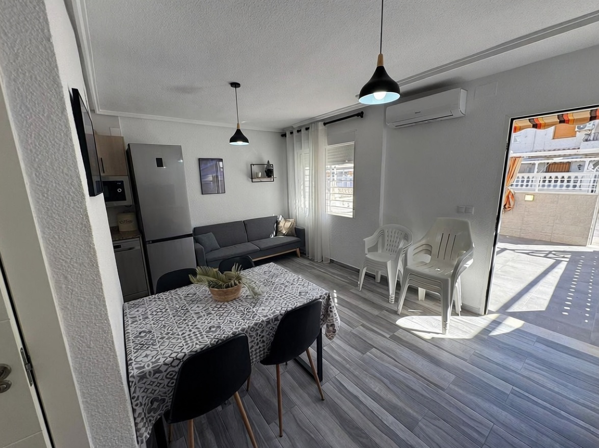 Chalet with direct beach access in Santa Pola — Bathroom