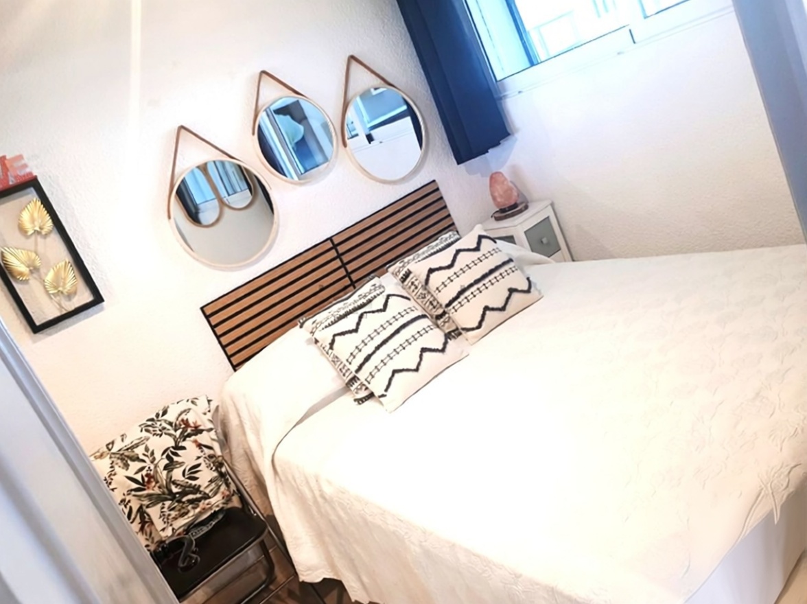 Beachfront flat in Santa Pola — Bedroom