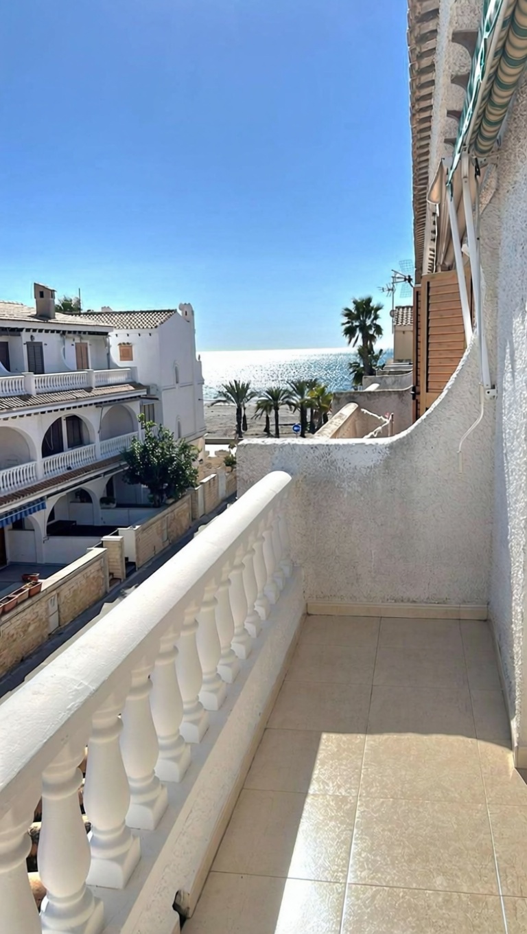 Chalet mit direkter Strandzugang in Santa Pola