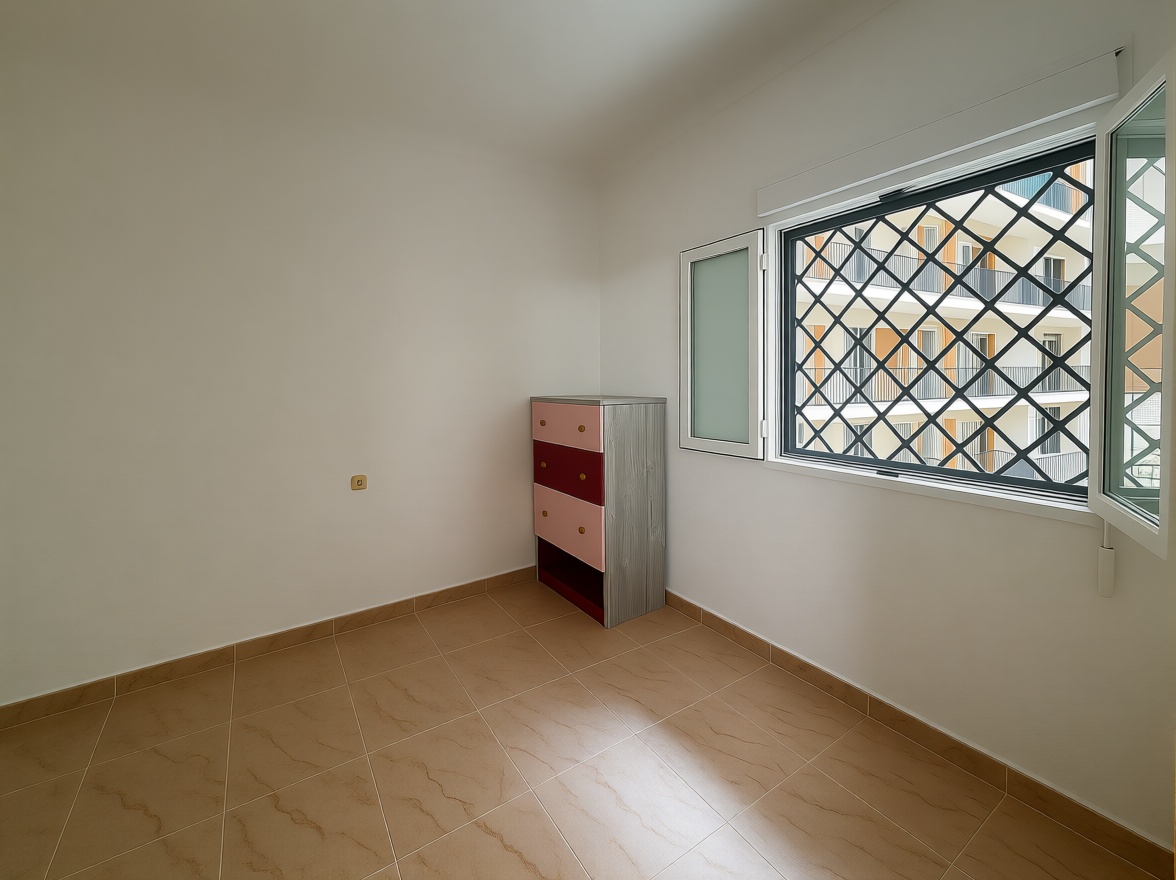 Piso en primera línea de playa en Santa Pola — Dormitorio