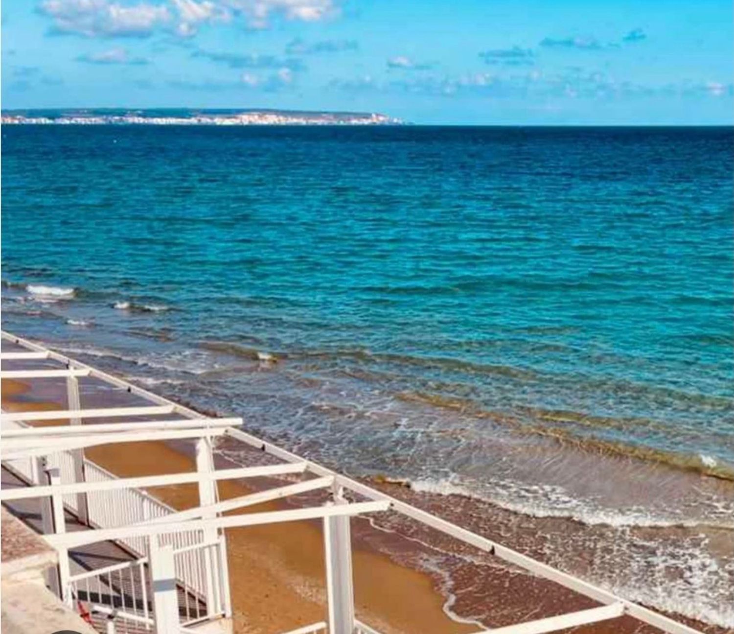 Wohnung in erste Strandlinie in Elche — Meerblick
