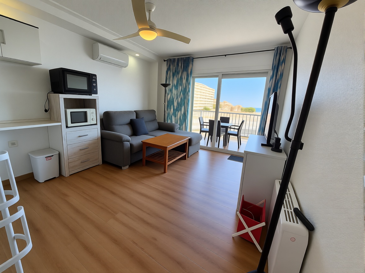 Piso en primera línea de playa en Santa Pola — Salón