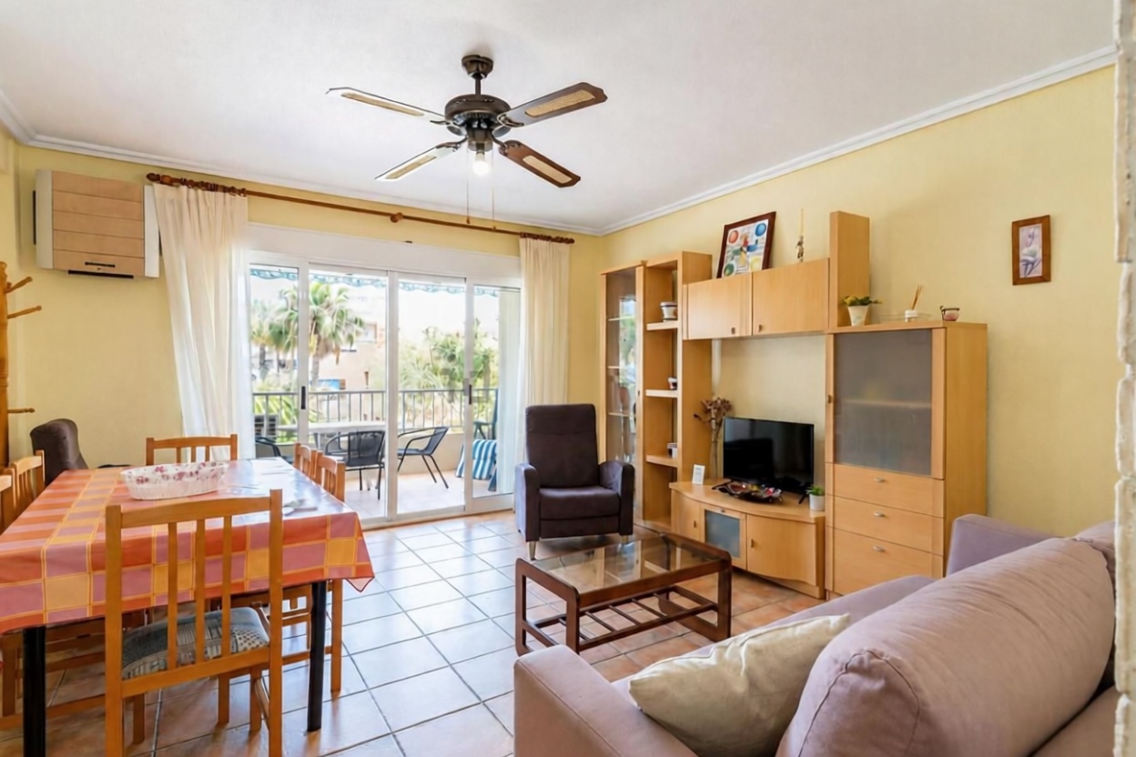 Appartement en première ligne de plage à Santa Pola — Séjour