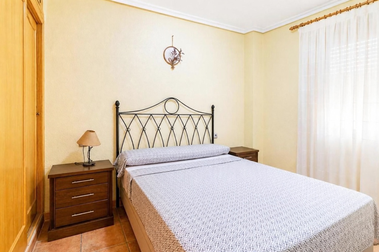 Appartement en première ligne de plage à Santa Pola — Chambre