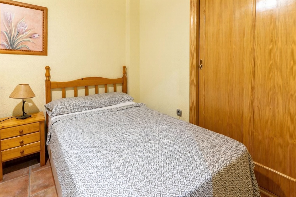 Appartement en première ligne de plage à Santa Pola — Chambre