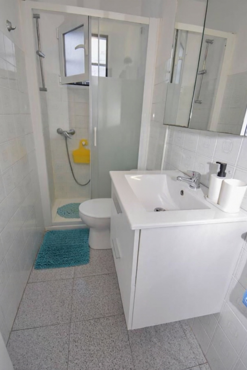 Appartement en première ligne de plage à Santa Pola — Sanitaires