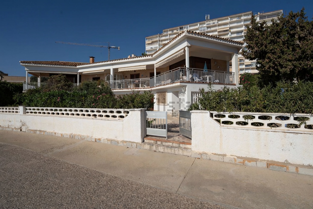 Appartement en première ligne de plage à Santa Pola — Séjour