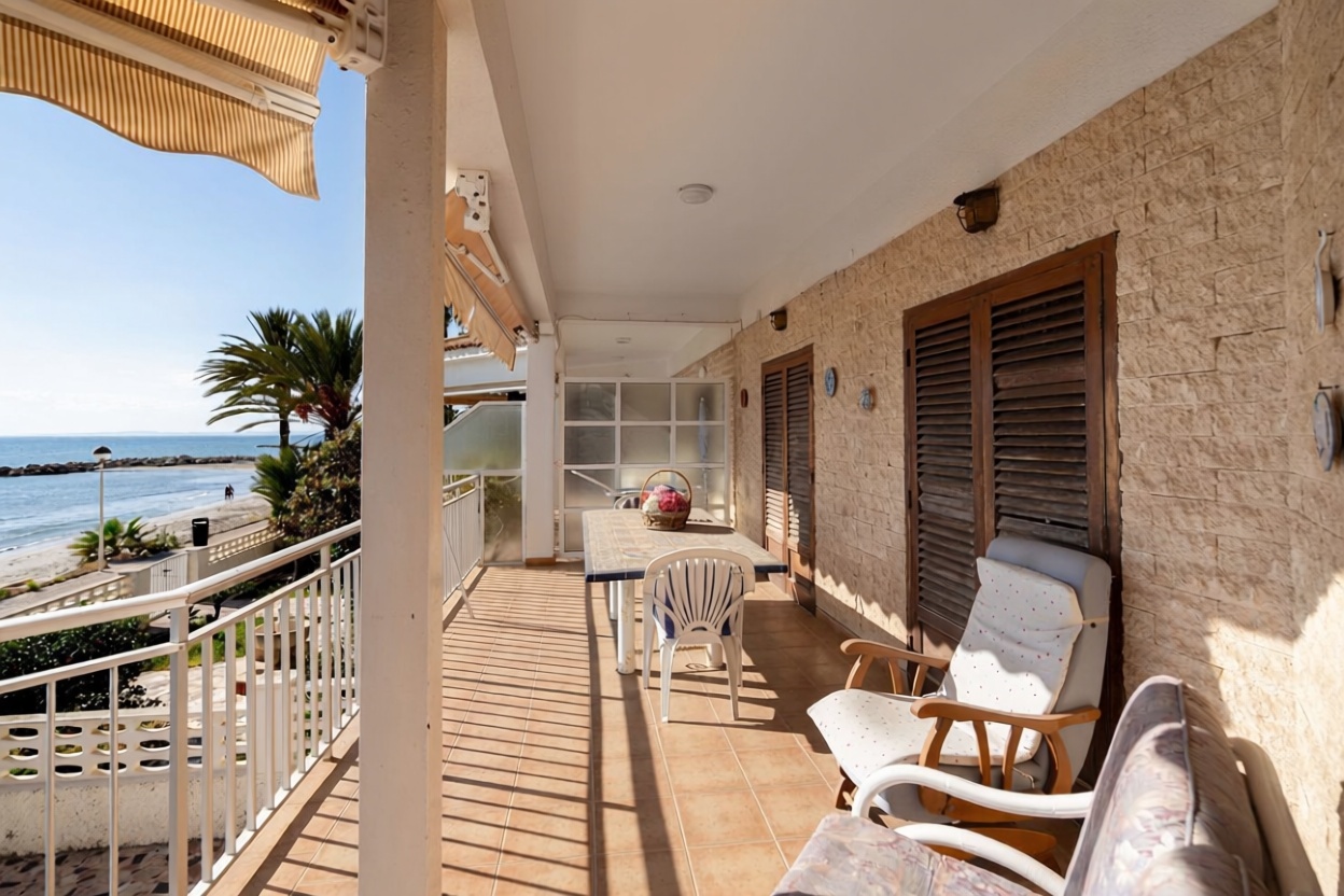 Appartement en première ligne de plage à Santa Pola — Terrasse mer