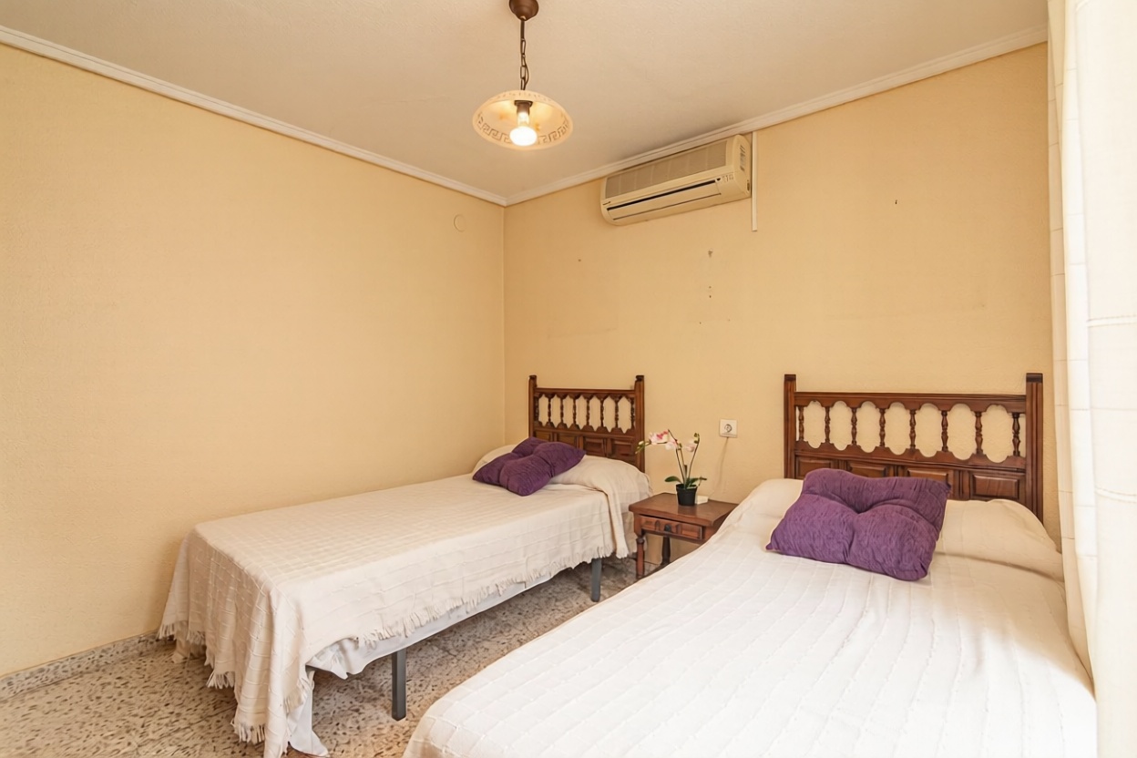 Appartement en attique en première ligne de mer à Santa Pola — Chambre