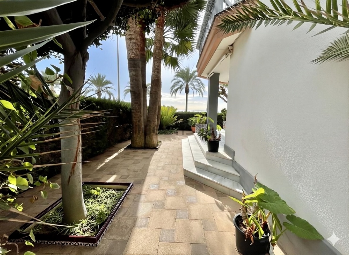 Chalet avec accès direct à la plage à Santa Pola — Terrasse mer