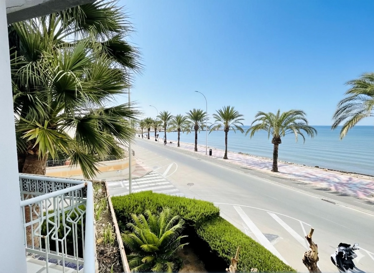 Chalet avec accès direct à la plage à Santa Pola — Chambre