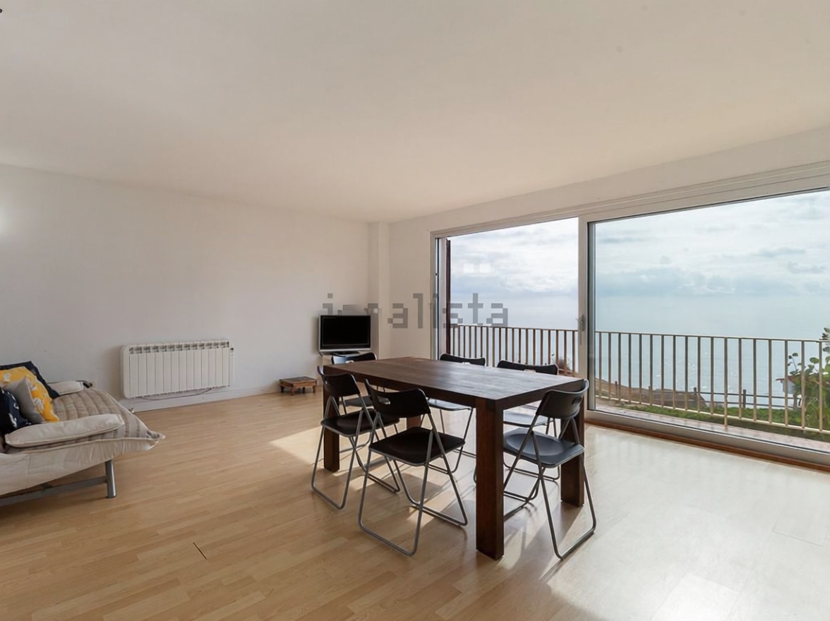 Chalet for sale with direct beach access in Vinaròs — Bedroom