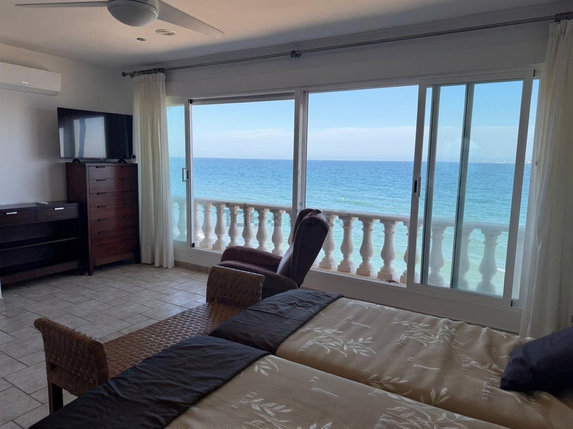 Chalet avec accès direct à la plage à Santa Pola — Vue mer