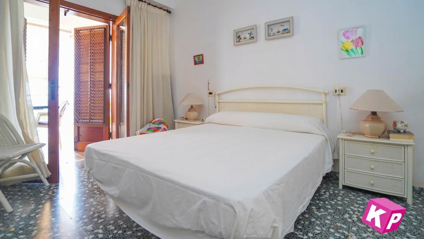 Chalet avec accès direct à la plage à Santa Pola — Chambre