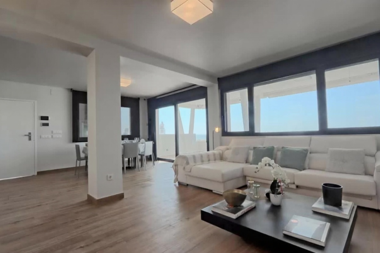 Chalet avec accès direct à la plage à Santa Pola — Séjour