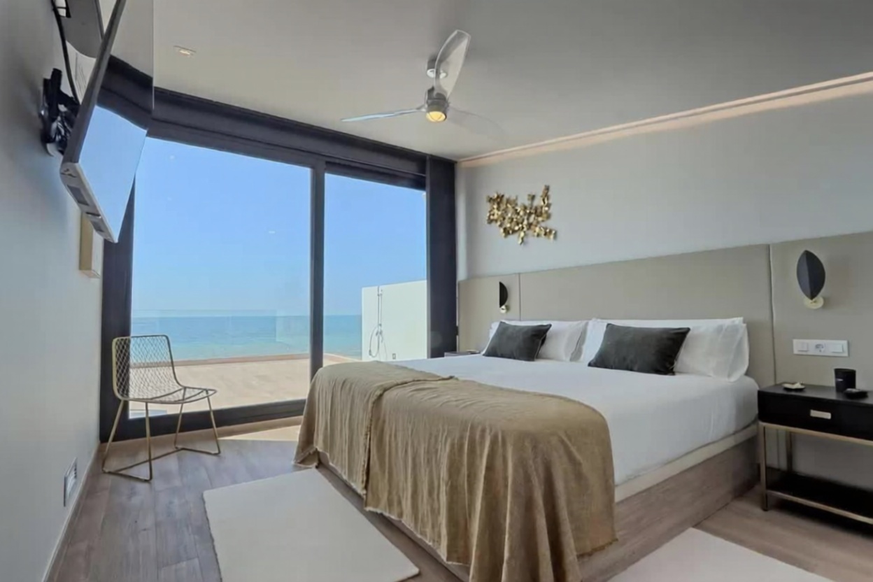 Chalet avec accès direct à la plage à Santa Pola — Chambre
