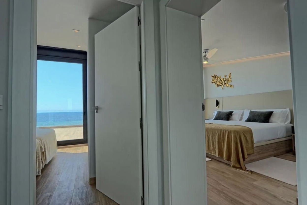 Chalet avec accès direct à la plage à Santa Pola — Chambre