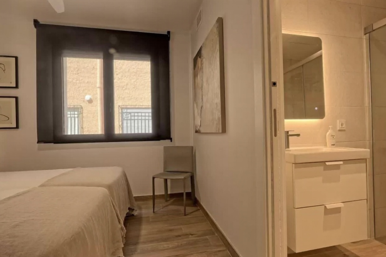 Chalet avec accès direct à la plage à Santa Pola — Chambre
