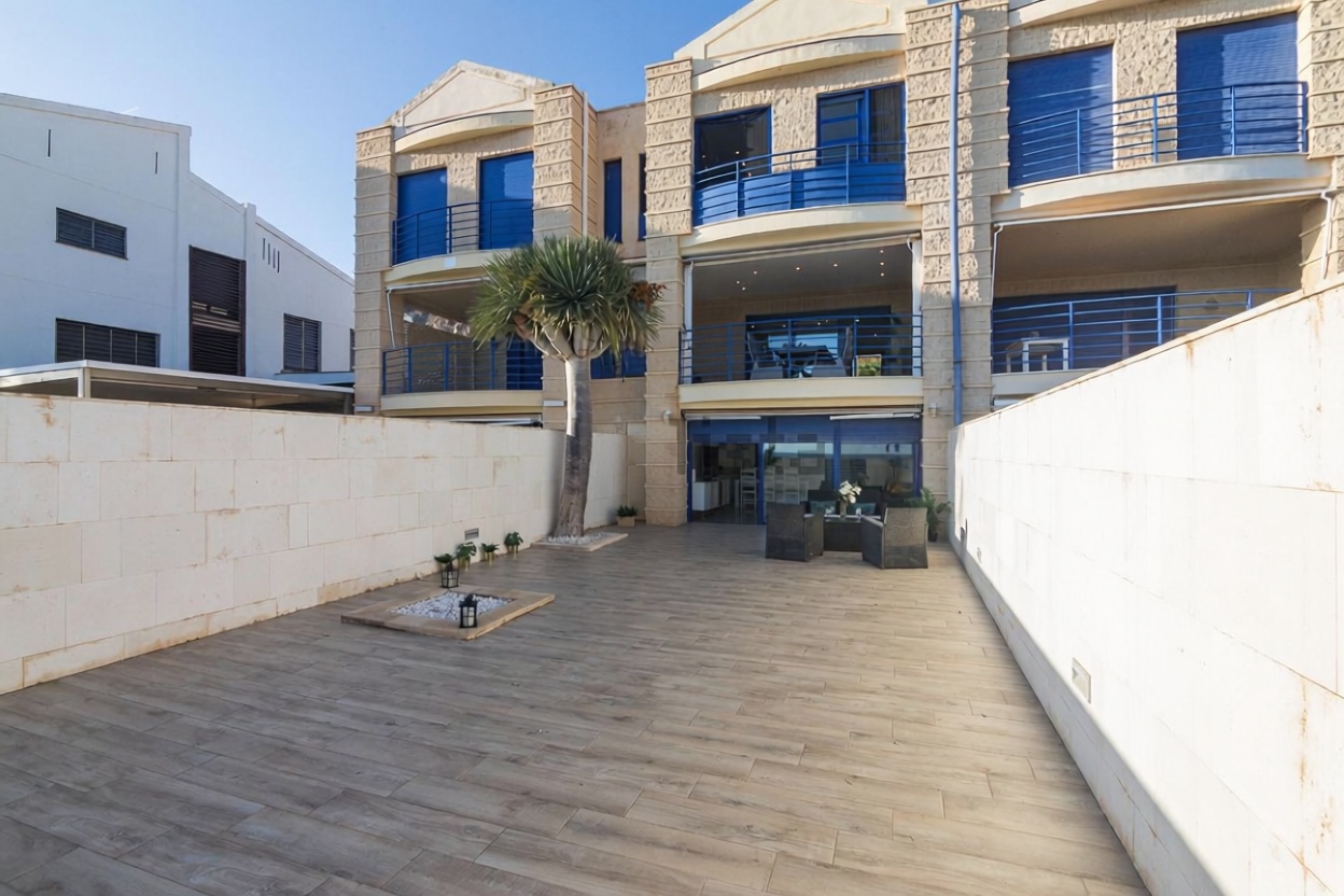 Chalet avec accès direct à la plage à Santa Pola — Vue mer