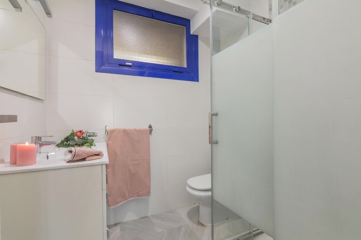 Chalet avec accès direct à la plage à Santa Pola — Chambre