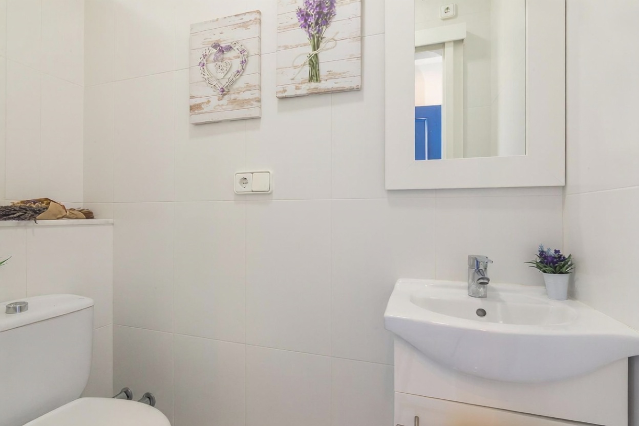 Chalet avec accès direct à la plage à Santa Pola — Sanitaires