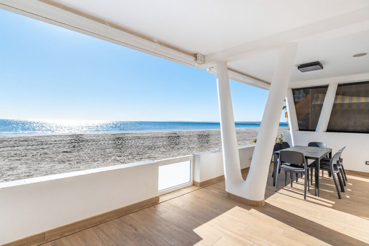 Chalet mit direkter Strandzugang in Santa Pola