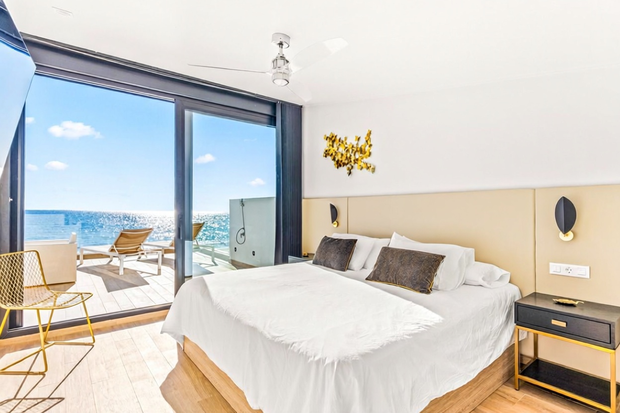 Chalet mit direkter Strandzugang in Santa Pola — Schlafzimmer