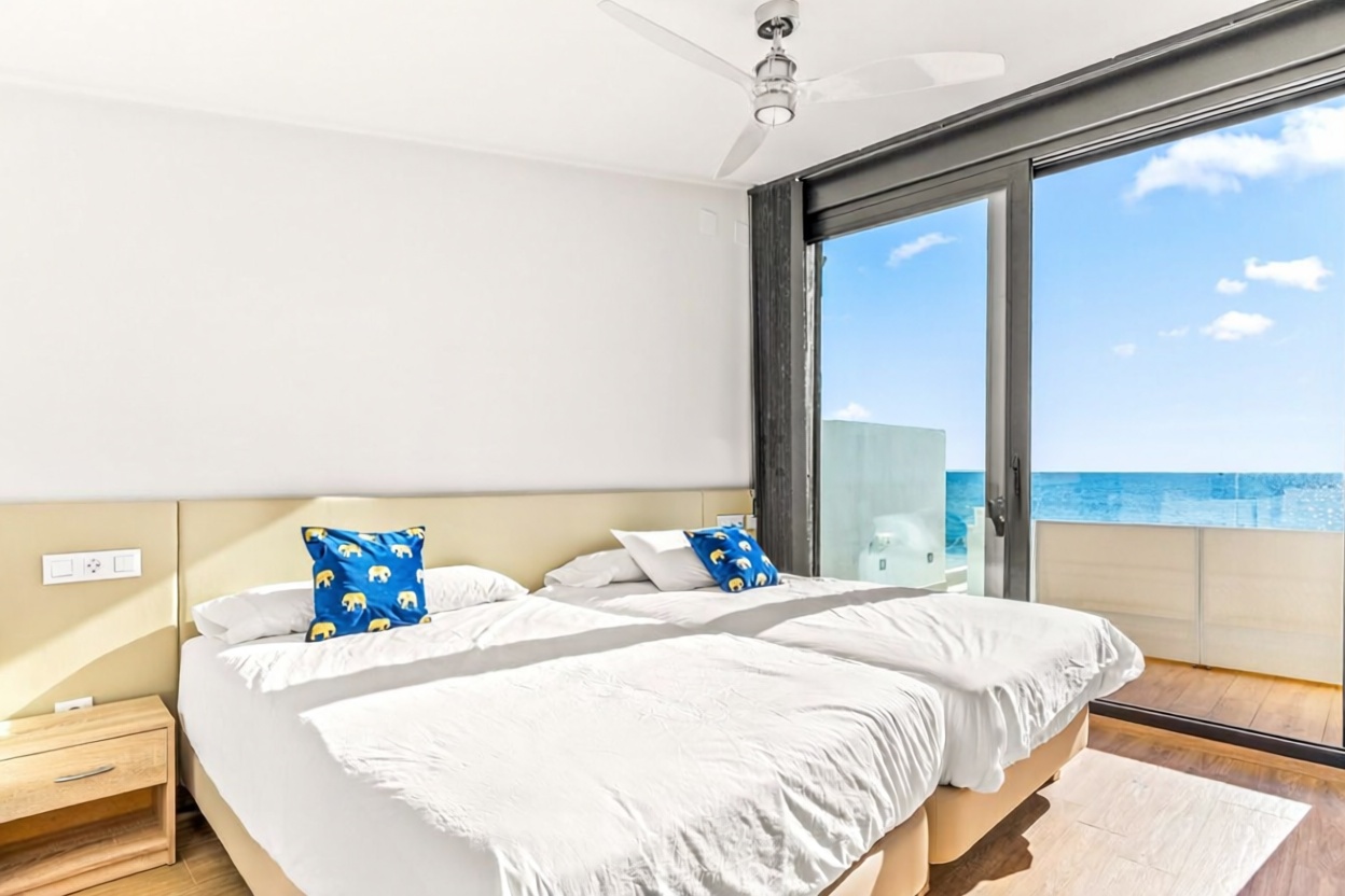 Chalet mit direkter Strandzugang in Santa Pola — Schlafzimmer