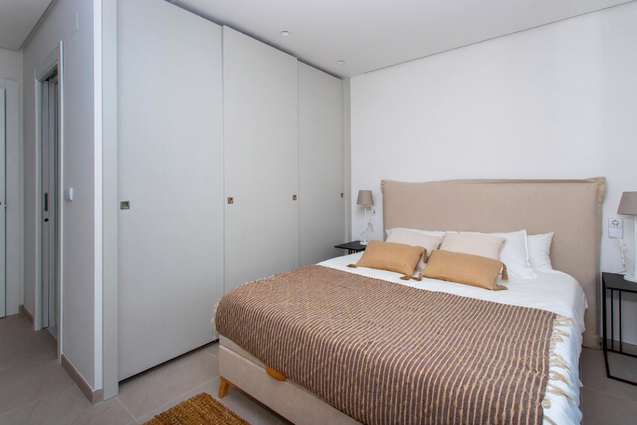 Ático en primera línea de mar en Santa Pola — Dormitorio
