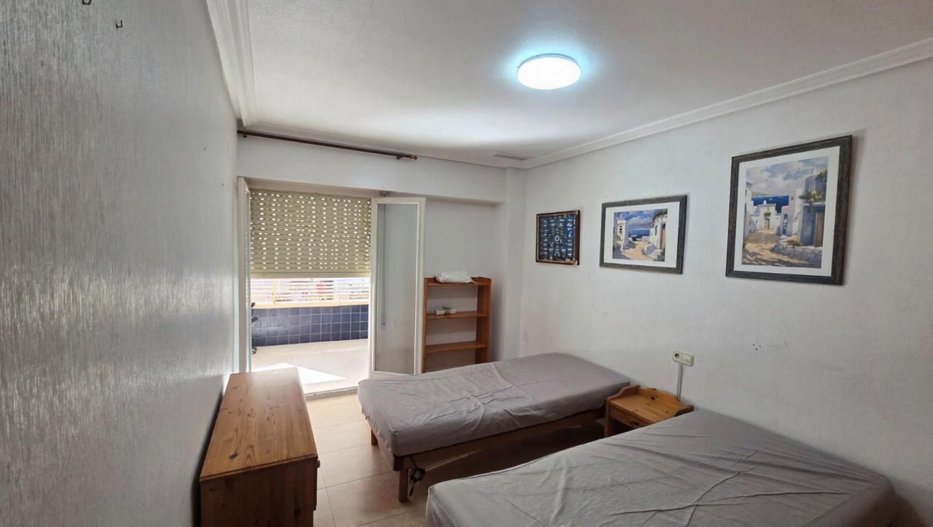 Piso en primera línea de playa en Santa Pola — Baño