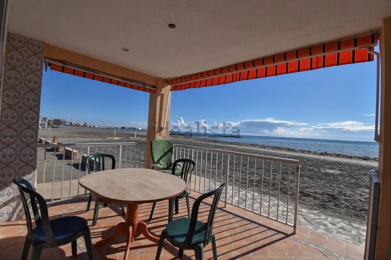 Chalet con acceso directo a playa en Santa Pola