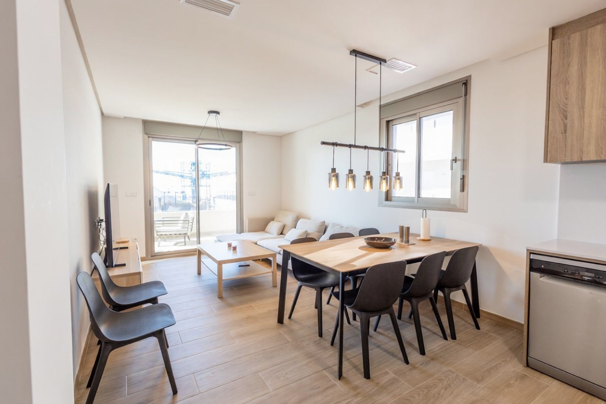 Piso en primera línea de playa en Santa Pola — Salón